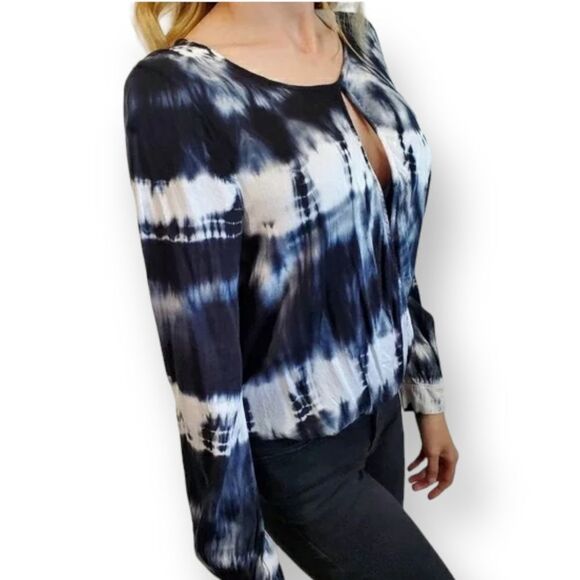 YOUNG FABULOUS AND BROKE YF&B Keyhole Faux Wrap Tie Dye Long Sleeve Blou… - Picture 1 of 6
